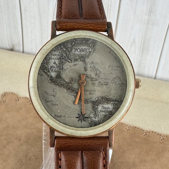 Vintage Fossil North and South America along with Mexico Watch - Picture 2 of 10